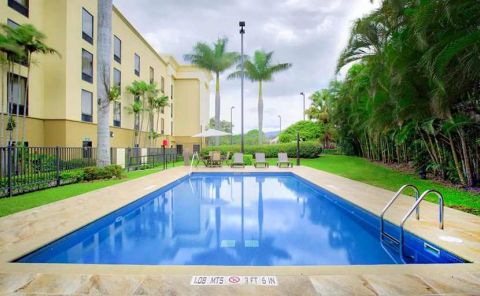 Hotel Hampton Inn & Suites By Hilton San Jose-Airport image