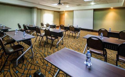 Hotel Hampton Inn & Suites By Hilton San Jose-Airport image
