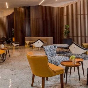 comfortable lobby and coworking space at Hilton Garden Inn Santa Ana San Jose.
