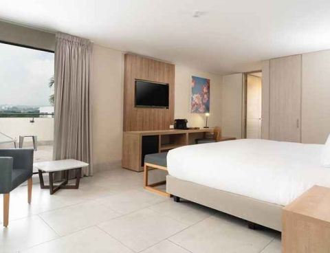 Hotel Hilton Garden Inn Cali image