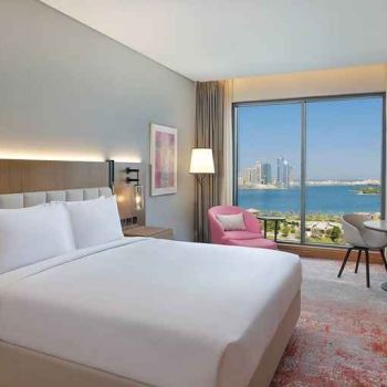 Hotel DoubleTree By Hilton Sharjah Waterfront Hotel And Residences image