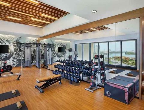 Hotel DoubleTree By Hilton Sharjah Waterfront Hotel And Residences image