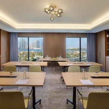 Hotel DoubleTree By Hilton Sharjah Waterfront Hotel And Residences image
