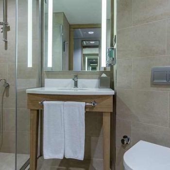 Hotel Hampton By Hilton Istanbul Zeytinburnu image