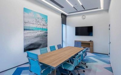colorful and professional meeting room at Hampton by Hilton Istanbul Zeytinburnu.