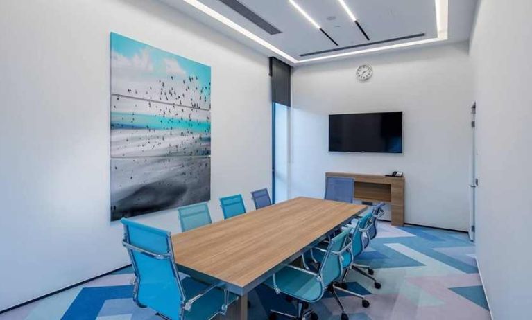 colorful and professional meeting room at Hampton by Hilton Istanbul Zeytinburnu.