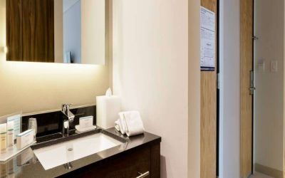Bathroom at the Hampton Inn by Hilton Cancun Cumbres.
