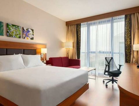 Hotel Hilton Garden Inn Sevilla image