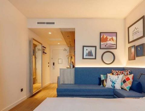 Hotel Hampton By Hilton Alcobendas Madrid image