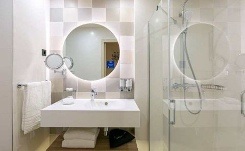Hotel Hampton By Hilton Alcobendas Madrid image