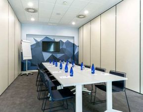 professional meeting room at Hampton by Hilton Alcobendas Madrid.