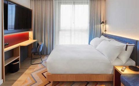 Hotel Hampton By Hilton Barcelona Fira Gran Via image