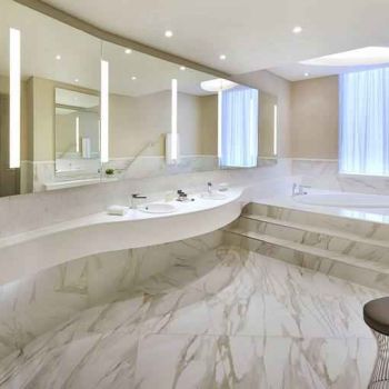 Hotel DoubleTree By Hilton Doha - Old Town image