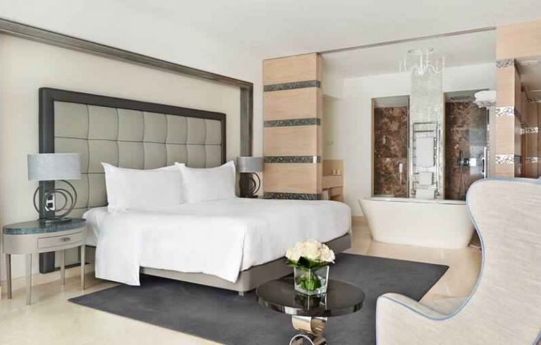 Conrad Algarve, Almacil