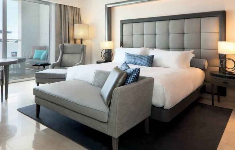 Conrad Algarve, Almacil