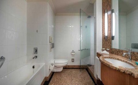 Hotel Adana HiltonSA image