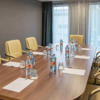 Hotel Hampton By Hilton Warsaw Mokotow image