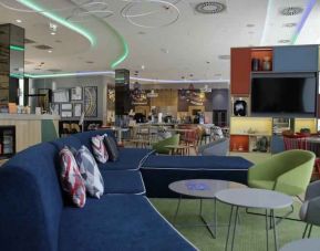 Lobby workspace at the Hampton by Hilton Olsztyn.