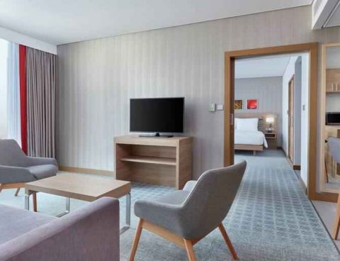Hotel Hilton Garden Inn Muscat Al Khuwair image