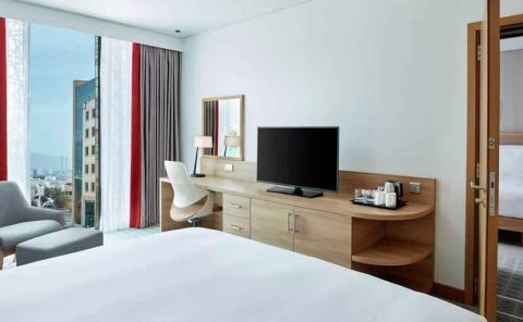 Hotel Hilton Garden Inn Muscat Al Khuwair image