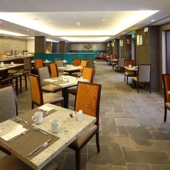 Hotel Hilton Garden Inn Muscat Al Khuwair image