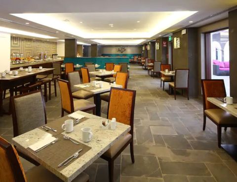 Hotel Hilton Garden Inn Muscat Al Khuwair image