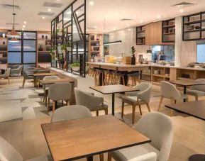 Dining area suitable for co-working at the Hilton Garden Inn Umhlanga Arch.
