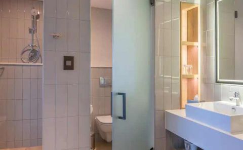 Hotel Hilton Garden Inn Umhlanga Arch image