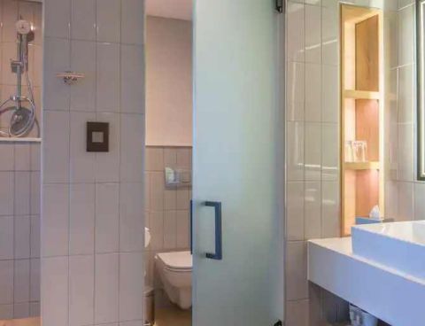 Hotel Hilton Garden Inn Umhlanga Arch image