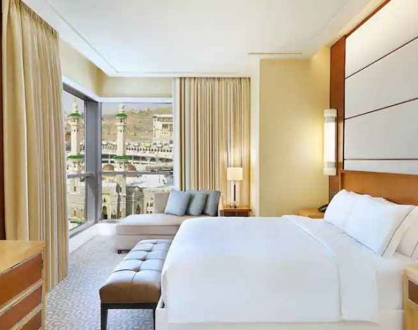 Bright king suite with view at the Conrad Makkah.