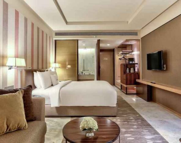 Comfortable king guestroom at the DoubleTree by Hilton Sukhumvit Bangkok.