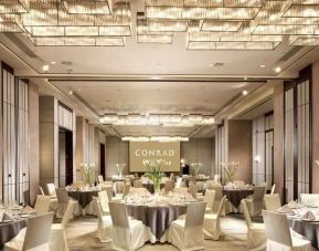 Dining area perfect for co-working at the Conrad Bangkok.