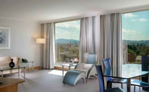 Hotel Hilton Zurich Airport image