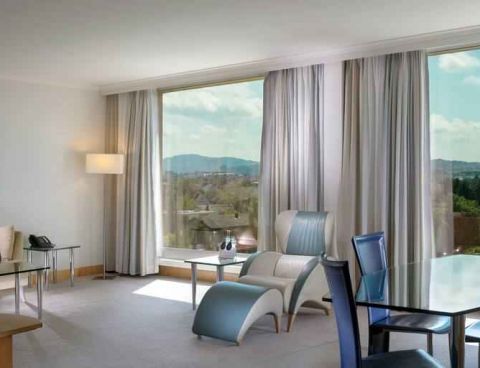 Hotel Hilton Zurich Airport image