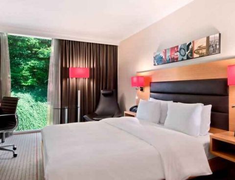 Hotel Hilton Zurich Airport image