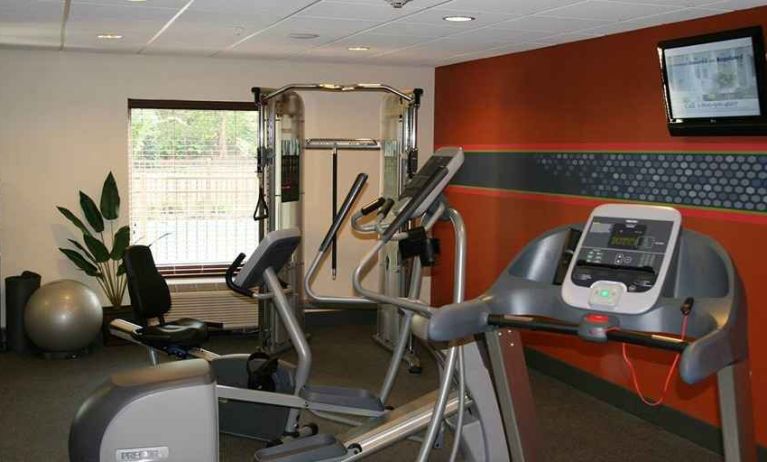 Equipped fitness center at Hampton Inn & Suites Lebanon.
