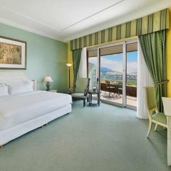 Hotel Hilton Beirut Habtoor Grand image