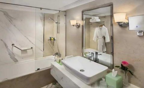 Hotel Hilton Alexandria Corniche image
