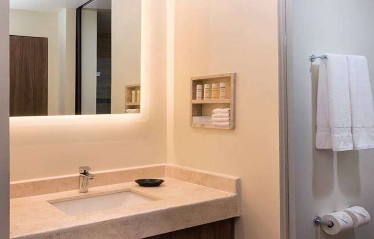 Hampton Inn & Suites By Hilton Salamanca Bajio, Salamanca