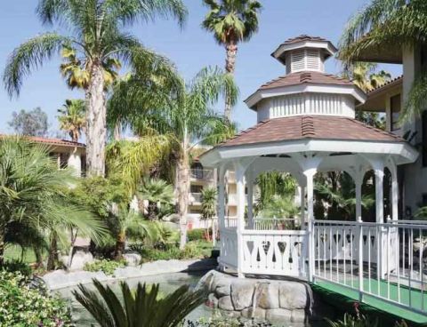 Hotel DoubleTree By Hilton Hotel Bakersfield image
