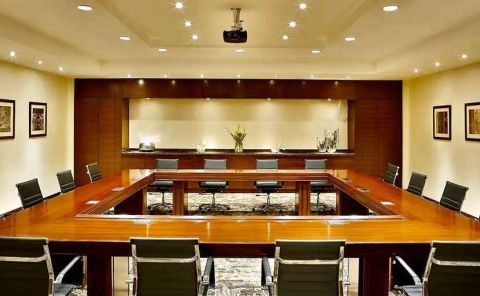 Hotel Hilton Alexandria King's Ranch image