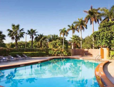 Hotel DoubleTree By Hilton Miami Airport & Convention Center image