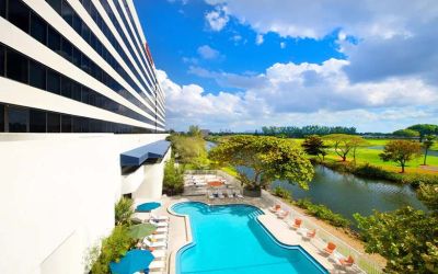 Relaxing outdoor pool at the Sheraton Miami Airport Hotel.