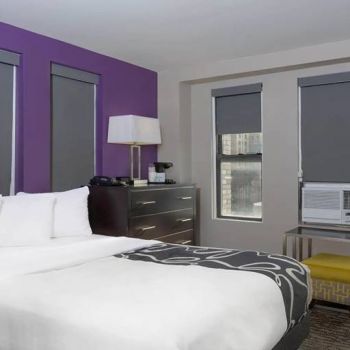Hotel La Quinta Inn & Suites By Wyndham New York City Central Park image