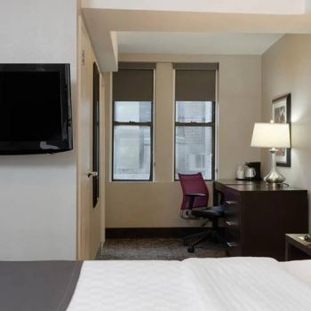 Hotel La Quinta Inn & Suites By Wyndham New York City Central Park image