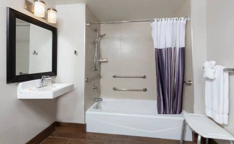Hotel La Quinta Inn & Suites By Wyndham New York City Central Park image
