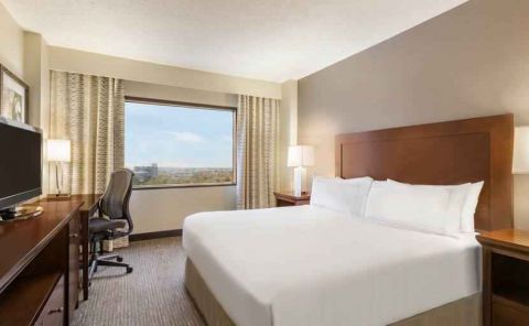 Hotel Doubletree By Hilton Houston Medical Center Hotel & Suites image