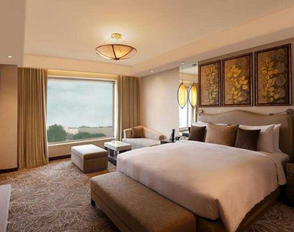 Large and comfortable presidential suite at the DoubleTree by Hilton Agra.