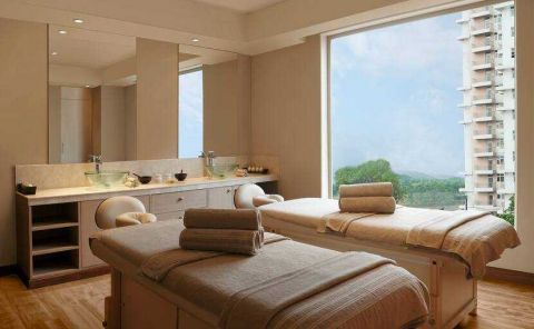 Hotel DoubleTree By Hilton Agra image