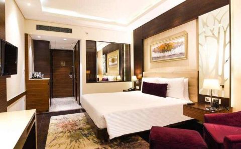 Hotel DoubleTree By Hilton Gurugram Baani Square image